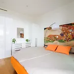 Slovenia Crib