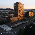 Slovenia Crib